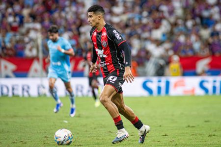 Copa do Nordeste: Vitória reage fora de casa, vence Fortaleza e fica a um empate do título