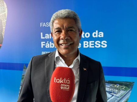 Jerônimo volta a se solidarizar com ACM Neto após incidente aéreo