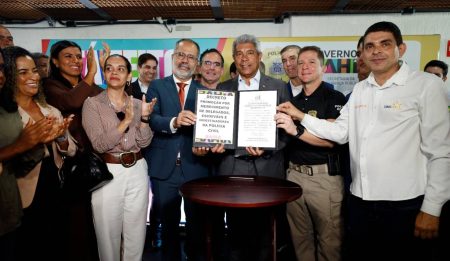 Jerônimo entrega novo complexo policial e diz que foco é “asfixiar o crime organizado”