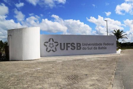 UFSB abre seleção para professores substitutos com 25 vagas em três campi
