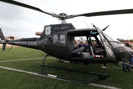 Governo entrega primeiro helicóptero da Polícia Civil da Bahia para reforçar combate ao crime