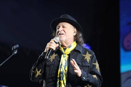 Alceu Valença embala multidão no Pelourinho com repertório de clássicos