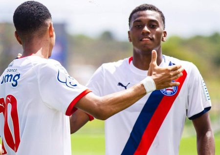 Bahia abre disputa por vaga na semifinal do Baianão sub-20