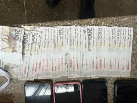 Grupo é preso ao tentar passar cédulas falsas de R$ 200 no interior da Bahia