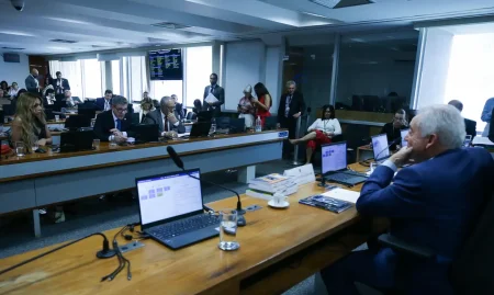 Senado define nesta semana cronograma da PEC que extingue escala 6×1