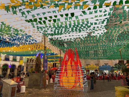 VÍDEO: Centro Histórico recebe programação junina com forró e jogo da Seleção