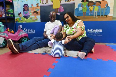 Salvador busca novas famílias acolhedoras para crianças e adolescentes afastados de casa