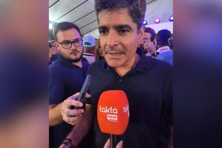 ACM Neto diz que revogará aprovação automática e promete reorganização da rede estadual