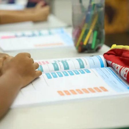 Governo sanciona lei que torna educação política obrigatória nas escolas básicas