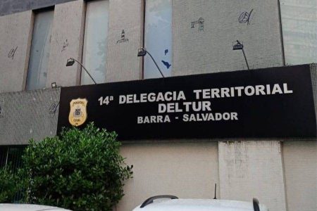 Polícia Civil prende suspeito de roubo de correntes na Orla da Barra, em Salvador