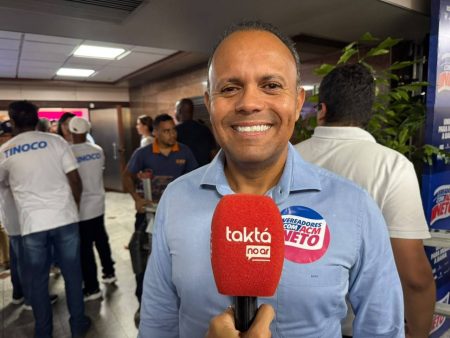 Kiki Bispo critica anúncio de obras da Ponte Salvador-Itaparica durante evento com ACM Neto