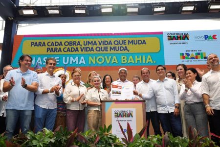 Jerônimo autoriza pacote de obras para 150 municípios