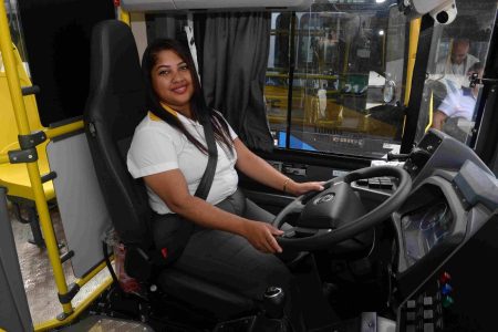 Salvador terá linhas de ônibus operadas apenas por mulheres durante a Copa do Mundo Feminina