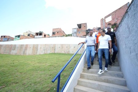 Bruno entrega contenção de R$ 10 milhões e critica obras inacabadas: “Quem promete e não entrega”