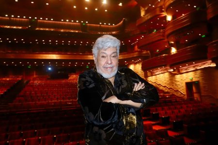 Sidney Magal celebra 60 anos de carreira com gravação de show em Salvador