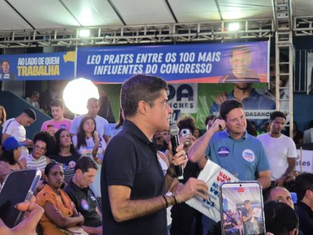 ACM Neto defende mais oportunidades para jovens durante encontro no Cabula