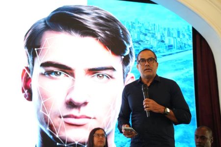 Bruno diz que disputa pelo Governo da Bahia será decidida no 1º turno e minimiza influência de Lula