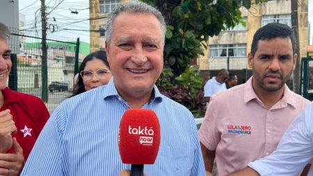 “Ele é especialista em corrupção”: Rui reage a críticas de Flávio sobre a ponte e dispara