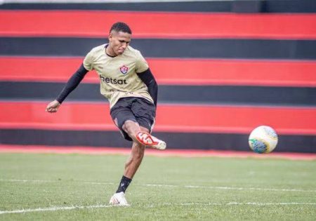 Vitória acerta empréstimo de jovem revelado na base para clube português