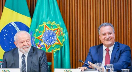 “Cada candidato escolhe sua estratégia”, diz Rui Costa sobre debates de Lula
