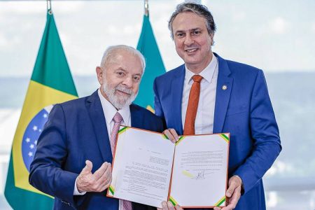 Camilo Santana assume liderança do PT no Senado após saída de Jaques Wagner