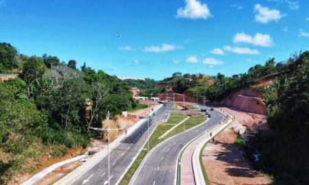 Via construída pelo Governo da Bahia em Cajazeiras apresenta problemas e é interditada