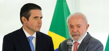 Hugo Motta declara apoio à reeleição de Lula: “O melhor para o país”
