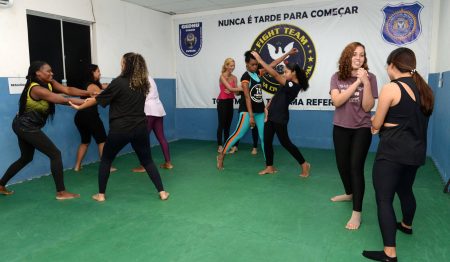 Curso gratuito oferece autodefesa para mães atípicas em Salvador