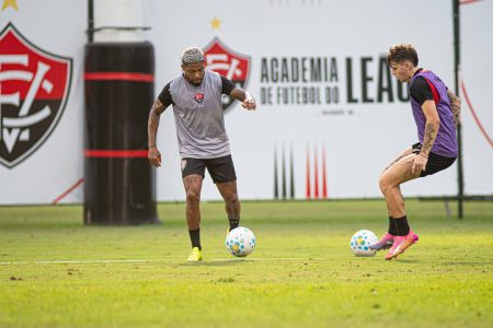 Vitória volta aos treinos de olho no Ba-Vi e terá semana de preparação