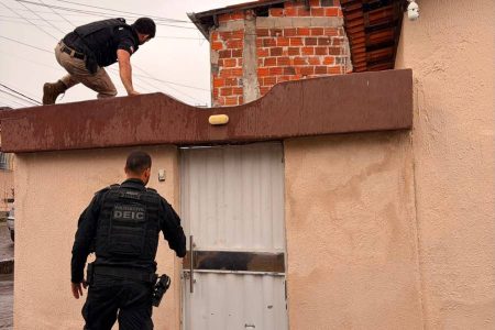 Cinco suspeitos são presos e adolescente é apreendido durante operação em Jequié