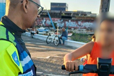 Fiscalização bloqueia contas de usuários por uso irregular de patinetes elétricos em Salvador