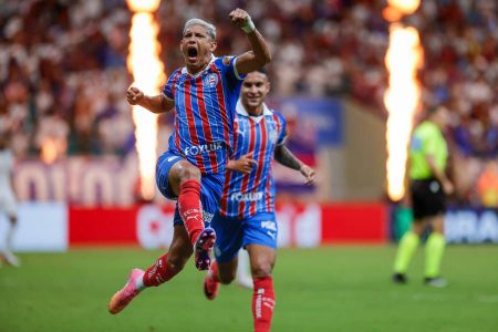 Com show de Erick Pulga, Bahia vence o Inter de virada na Fonte Nova