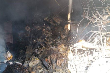Incêndio atinge prédio de três pavimentos na Cidade Nova