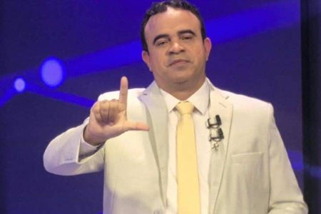 Mansur endurece contra Neto em debate e se aproxima do discurso de Jerônimo