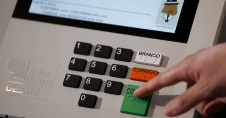 Vai viajar nas eleições? Prazo para solicitar voto em trânsito termina em 20 de agosto