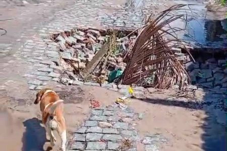 Moradores denunciam buraco em rua de acesso à Fabrica de água mineral em Dias d’ávila