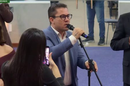 “Molhando a mão”: vereador denuncia suposta cobrança de propina por habite-se em Feira