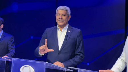 Jerônimo destaca obras e diz que vai priorizar programa de governo durante campanha