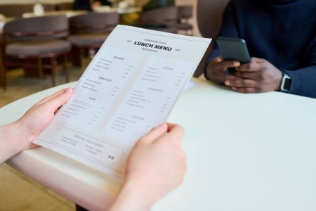 Câmara aprova obrigatoriedade de cardápio físico em bares e restaurantes de Salvador