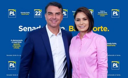 Michelle Bolsonaro participa de campanha de Flávio após reaproximação