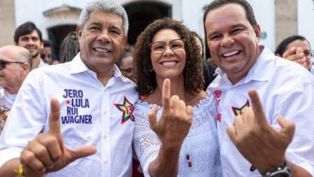 Jerônimo exonera Fabya Reis para reforçar campanha à reeleição em Salvador