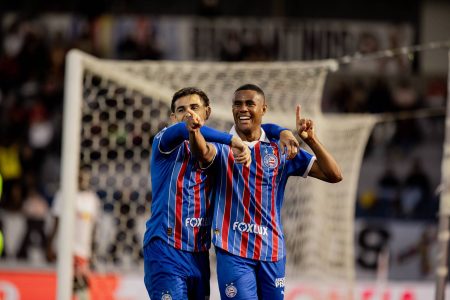 Bahia vence Bragantino de virada e entra no G-4 do Brasileirão