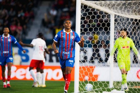 Erick iguala melhor marca da carreira e alcança artilharia do Bahia em 2026