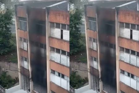 Chamas surgem após moradores ouvirem estouros em caixa de energia de prédio em Salvador