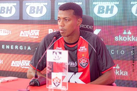 Darlan celebra oportunidade no Vitória e revela meta para reta final da Série A