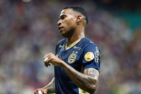 Jean Lucas destaca clima leve no Bahia após sequência invicta: “Todo mundo feliz”