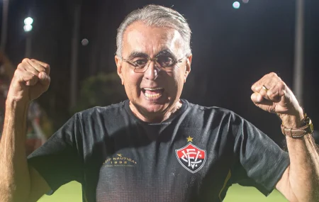 Papellin defende trabalho de Jair Ventura e atribui momento do Vitória a lesões e calendário