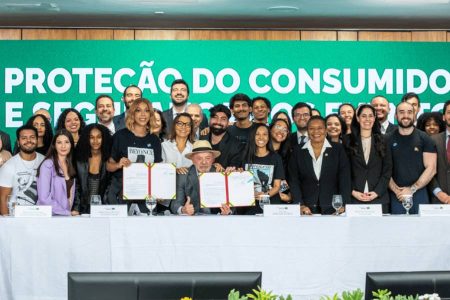 Lula assina decreto que garante direito dos fãs e define novas regras para vendas de ingressos