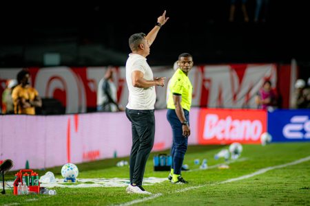 Jair Ventura ressalta trabalho da equipe e alerta “a gente tem muita coisa para fazer ainda”