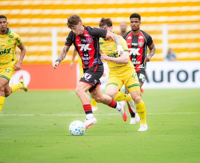 Vitória cede empate ao Mirassol após abrir 2 a 0 e chega a 19 jogos sem vencer fora
